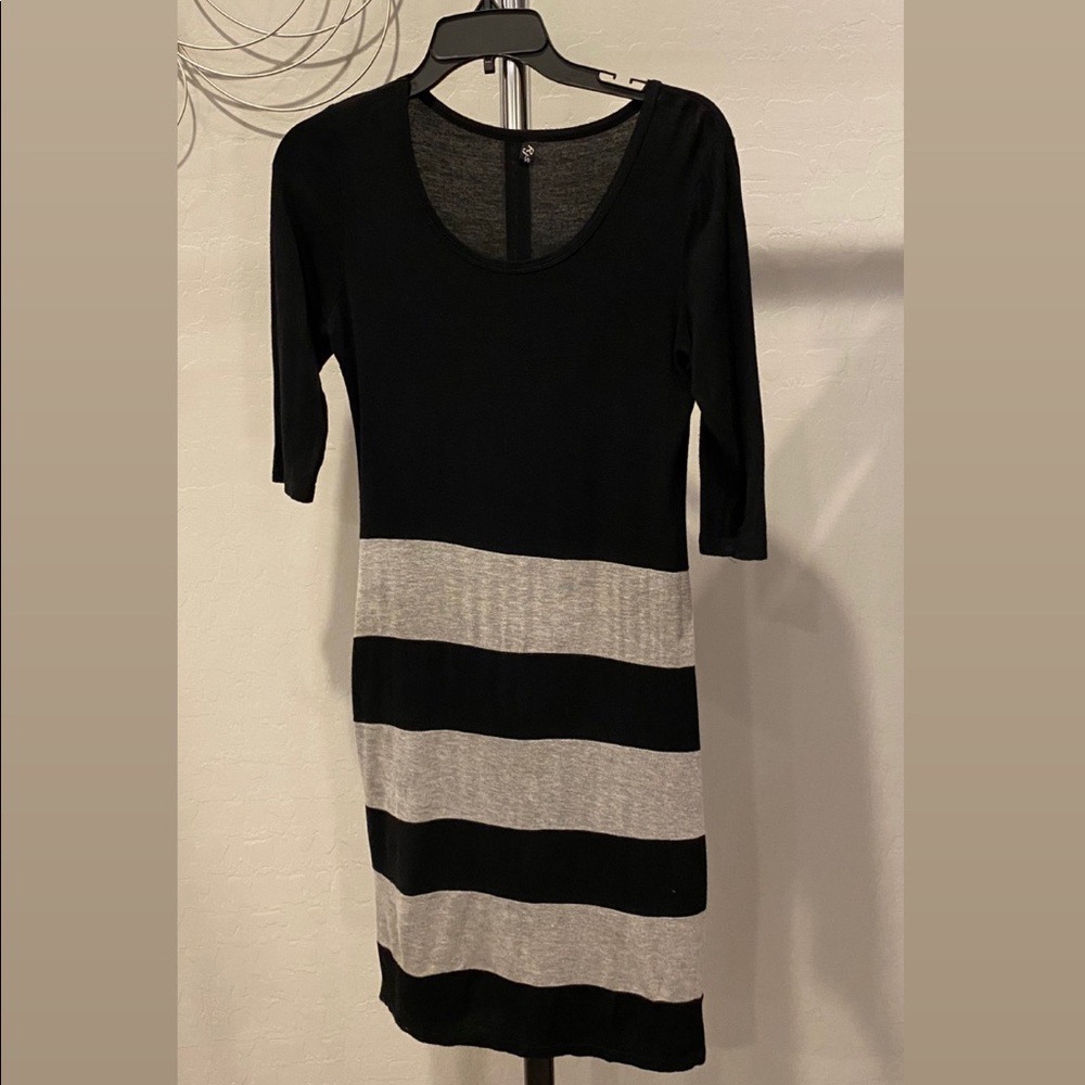 Block dress - Picture 2 of 3